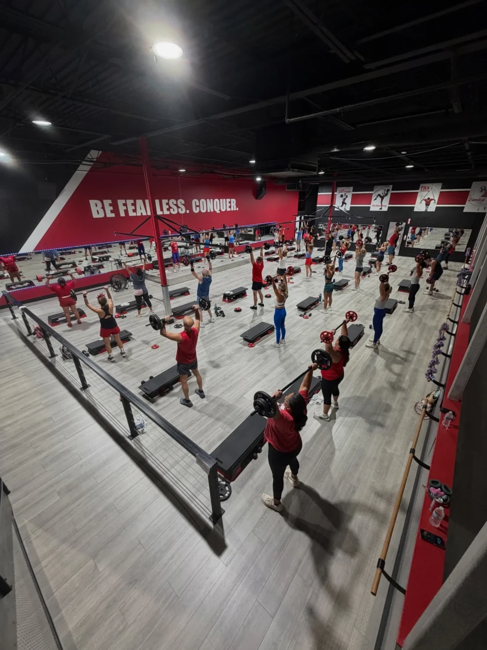 Wide view of the full Body Pump class at T3